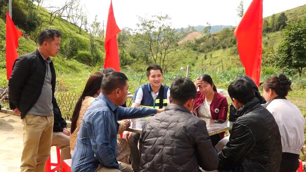 Hỗ trợ nông dân kiến thức bảo vệ thực vật tại vùng sản xuất Hồng Vành Khuyên