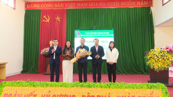 BAN ĐẠI DIỆN HỘI ĐỒNG QUẢN TRỊ NGÂN HÀNG CHÍNH SÁCH XÃ HỘI XÃ HOÀNG VĂN THỤ HỌP PHIÊN THỨC NHẤT