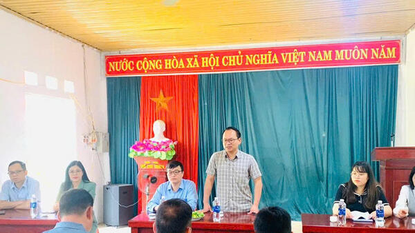 Đoàn công tác của Sở Khoa học và Công nghệ tỉnh Lạng Sơn đến khảo sát thực tế tại Hợp tác xã Hồng Vành Khuyên và Cung ứng vật tư nông nghiệp Quyết Tiến, xã Hoàng Văn Thụ.